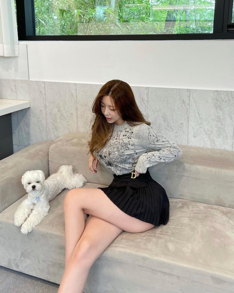 Ảnh gái xinh mặc váy ngắn