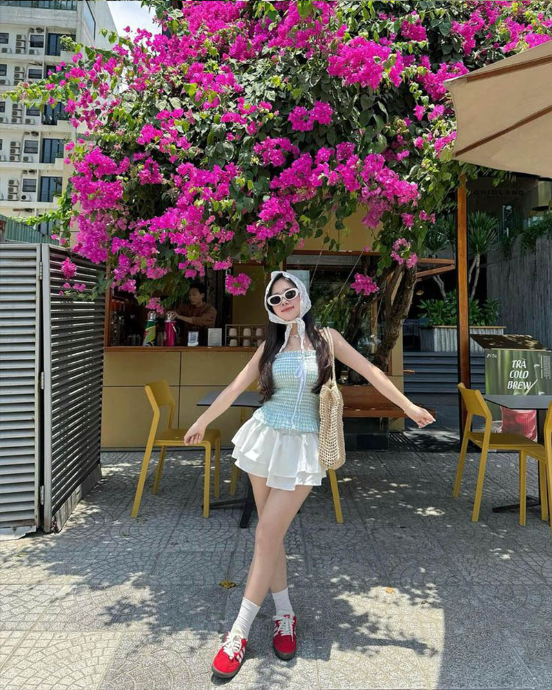 Ảnh gái xinh mặc váy ngắn