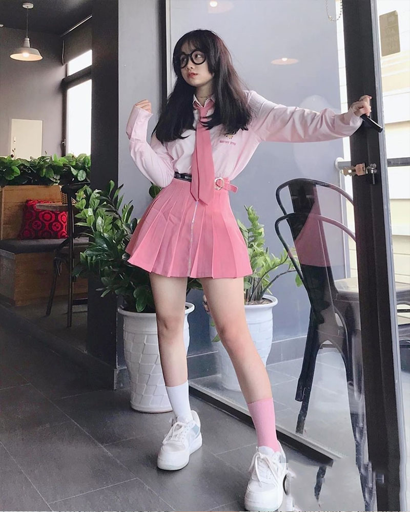 Ảnh gái xinh mặc váy ngắn