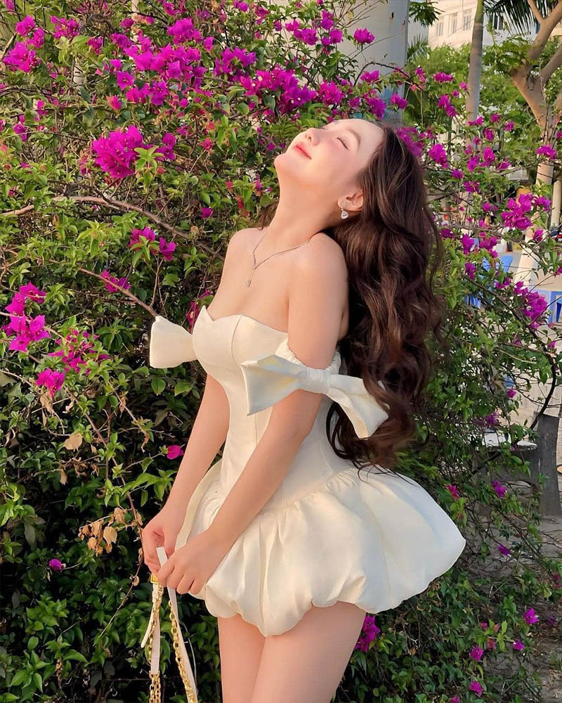 Ảnh gái xinh mặc váy ngắn