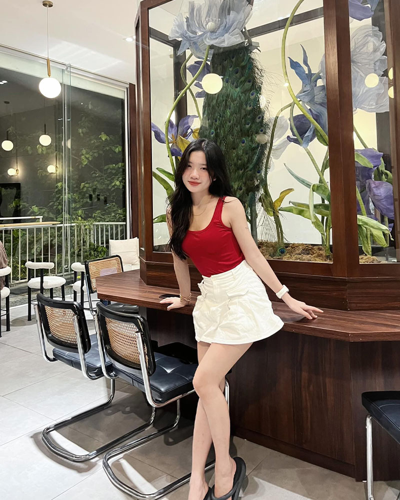 Ảnh gái xinh mặc váy ngắn