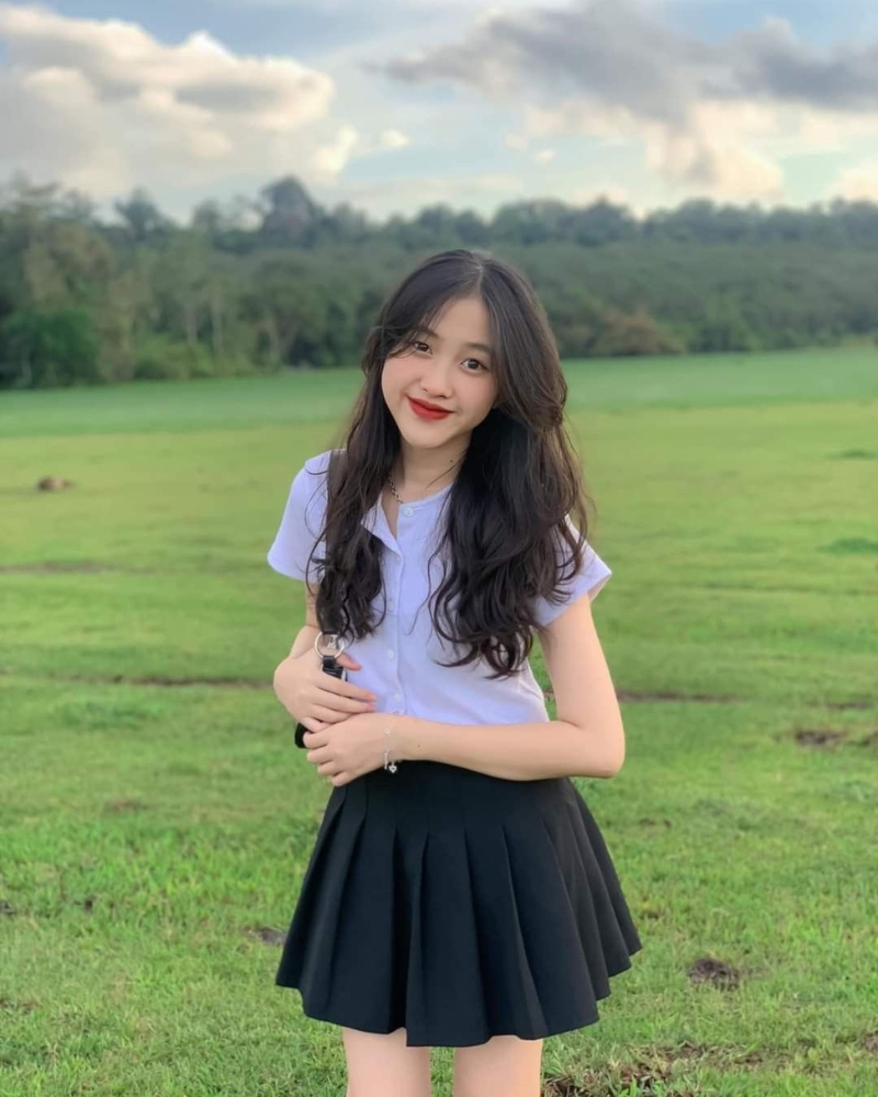 Ảnh gái xinh mặc váy ngắn