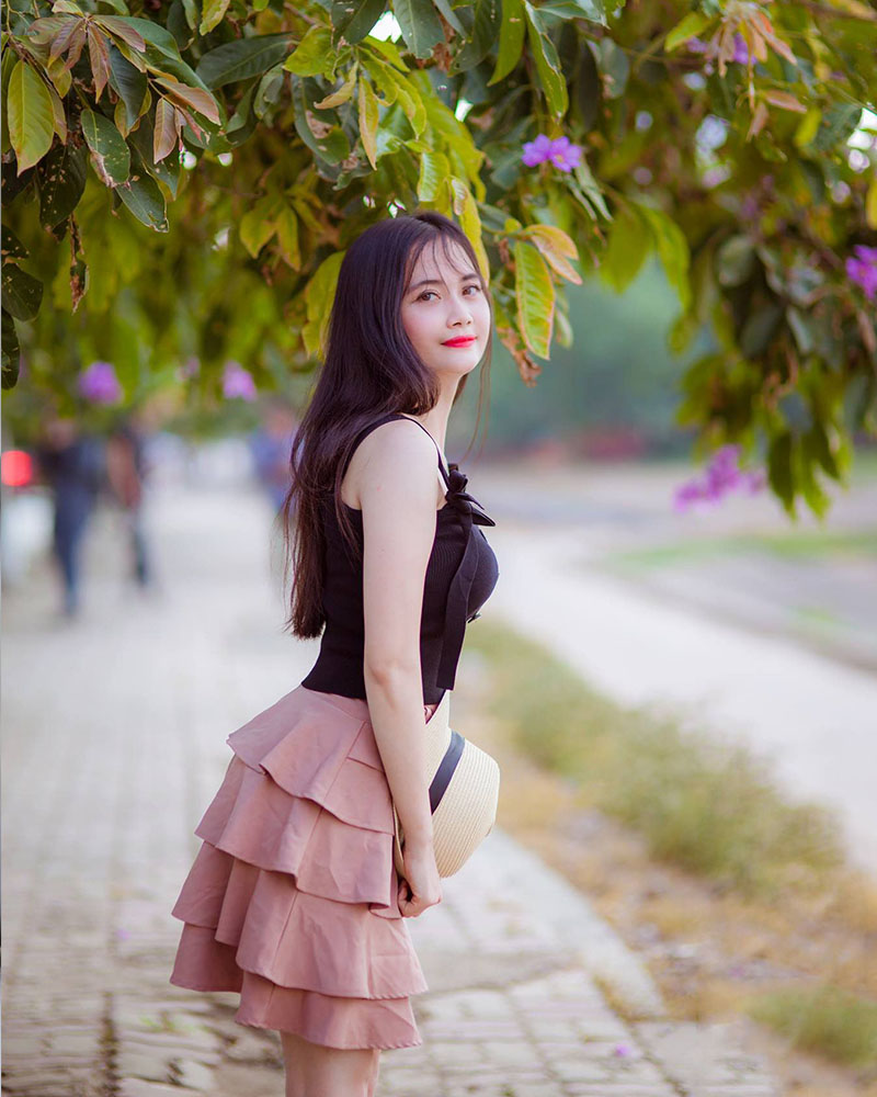 Ảnh gái xinh mặc váy ngắn