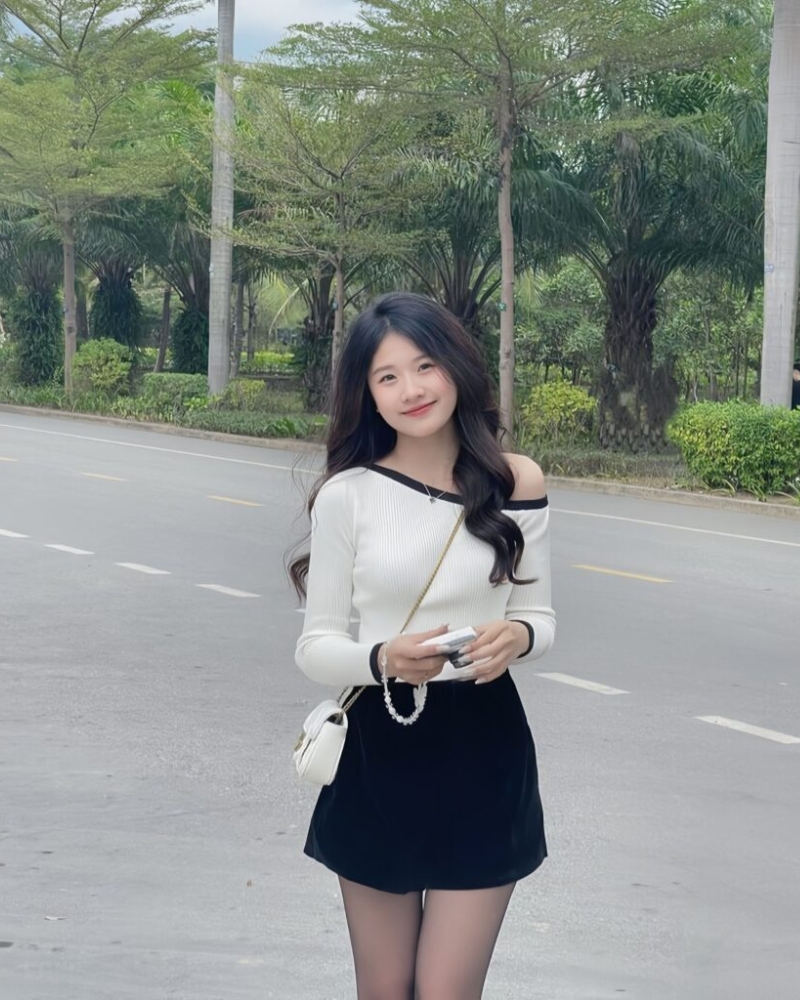 Ảnh gái xinh mặc váy ngắn