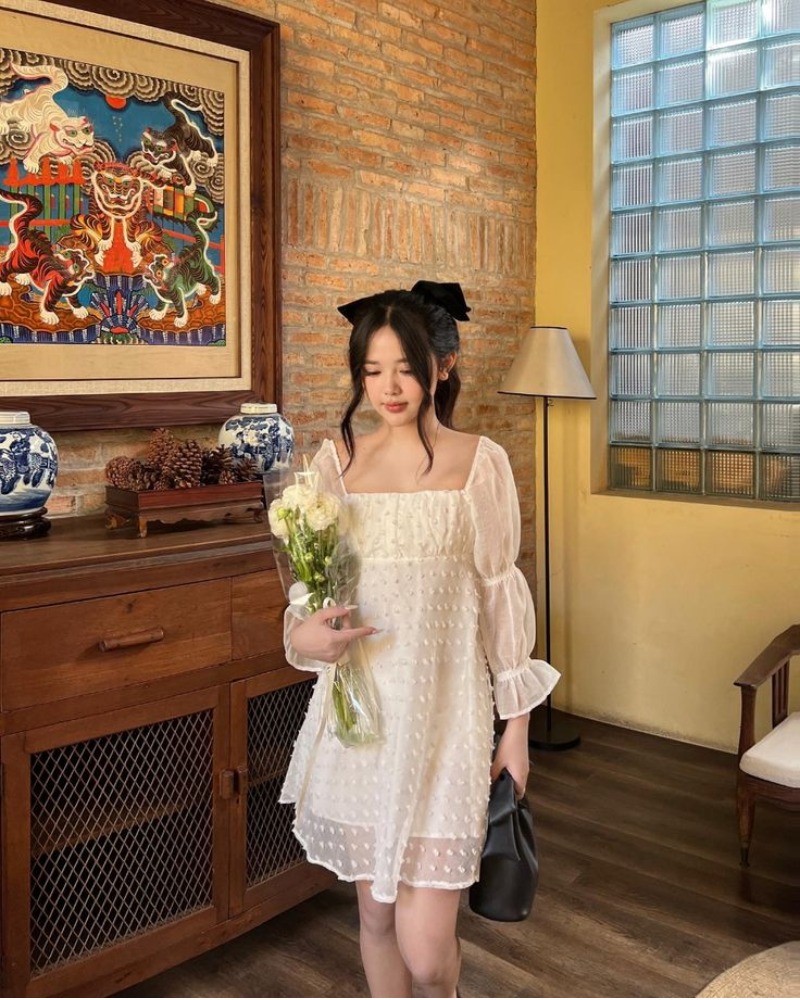 Hotgirl 2k9 ôm hoa dễ thương