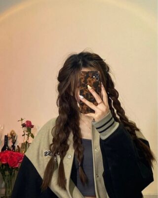 gái xinh che mặt ảnh avatar đẹp cho con gái