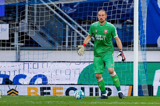 Giữ Sạch Lưới Trong Bóng Đá Là Gì